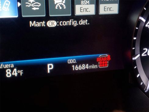 Certified 2024 Toyota Highlander LE image 27