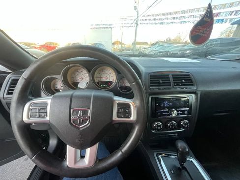 Used 2013 Dodge Challenger SXT image 12