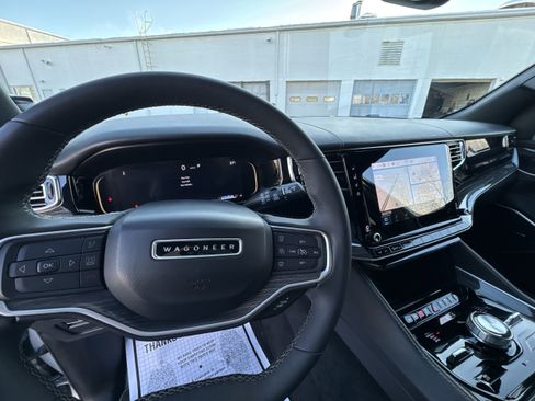 Used 2022 Jeep Wagoneer Series III w/ Convenience Group I image 11