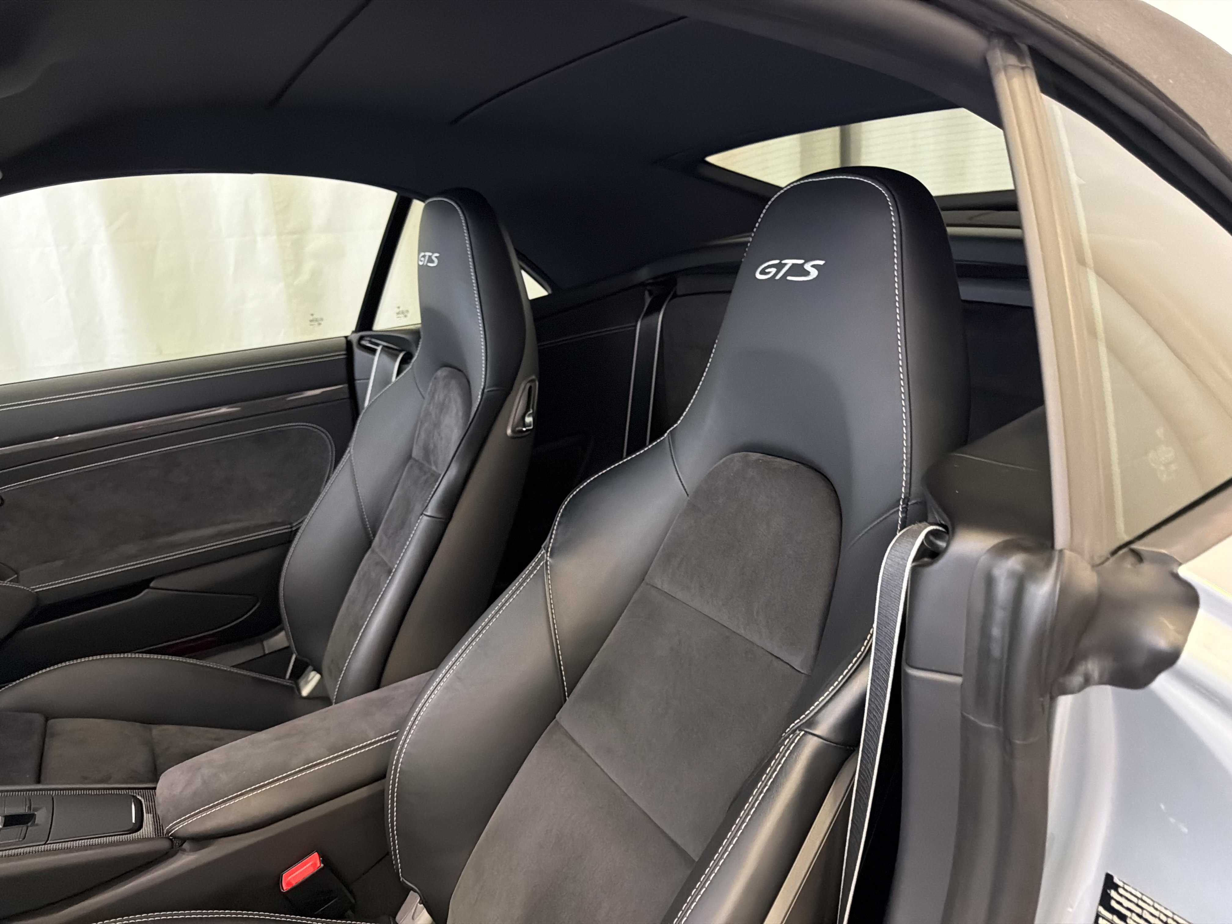 Used 2016 Porsche 911 Carrera GTS RWD image 23