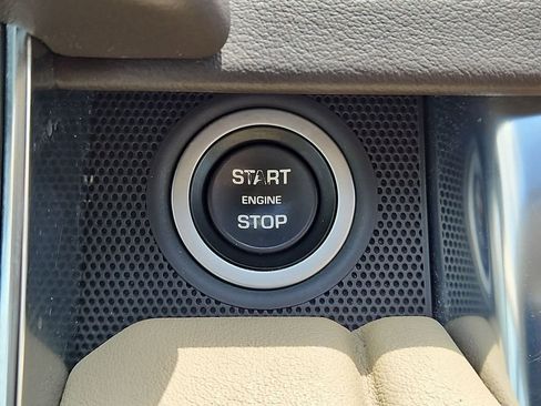 Used 2021 Land Rover Range Rover Sport HSE Silver Edition image 17