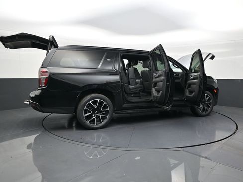 Used 2024 Chevrolet Suburban RST w/ Luxury Package image 28