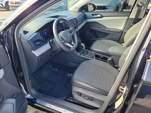 Certified 2023 Volkswagen Taos SE w/ Panoramic Sunroof Package FWD image 16