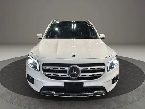 Used 2021 Mercedes-Benz GLB 250 4MATIC image 2
