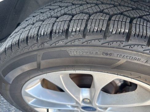 Used 2020 Ford Fusion SE image 13