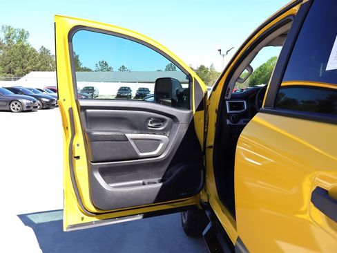 Used 2016 Nissan Titan PRO-4X image 43
