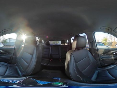 Used 2024 GMC Terrain SLT image 40