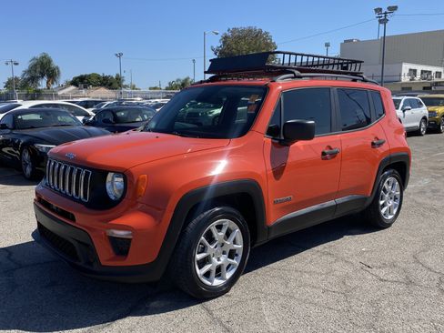 Used 2020 Jeep Renegade Sport w/ Sport Appearance Group FWD image 2
