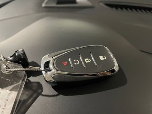 Used 2025 Chevrolet Trax LT image 23