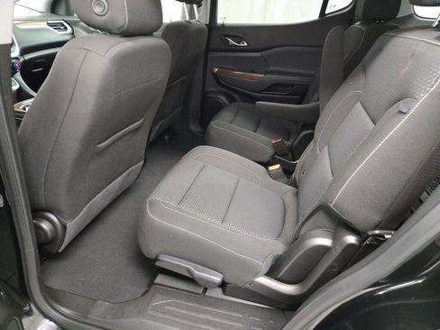 Used 2023 GMC Acadia SLE image 19