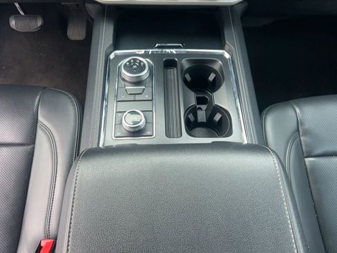 Used 2022 Ford Expedition Max XLT image 15