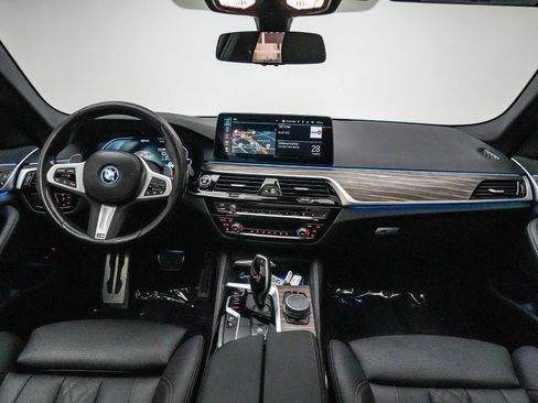 Used 2023 BMW 530e w/ M Sport Package RWD image 13