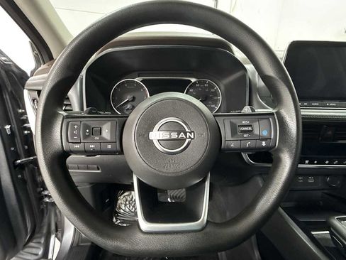 Used 2022 Nissan Rogue SV image 16