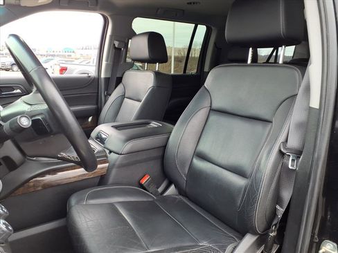 Used 2020 Chevrolet Suburban LT image 6