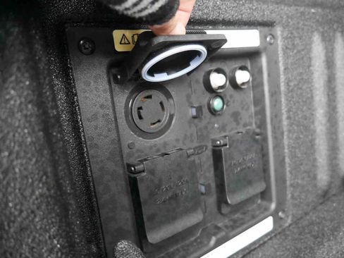 Used 2025 Ford F150 Platinum w/ Equipment Group 702A High image 15