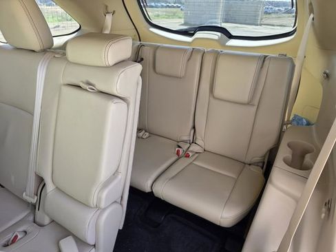 Used 2017 Toyota Highlander XLE image 16