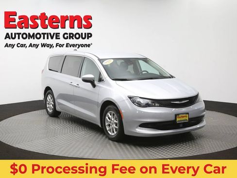 Used 2023 Chrysler Voyager LX FWD image 50