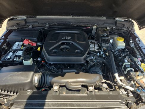 Used 2019 Jeep Wrangler Unlimited Rubicon AWD/4WD image 32