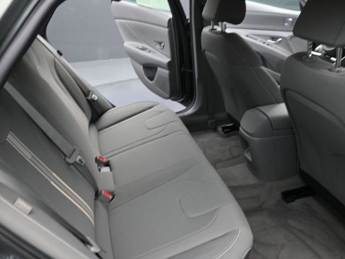 Certified 2025 Hyundai Elantra Sport image 16