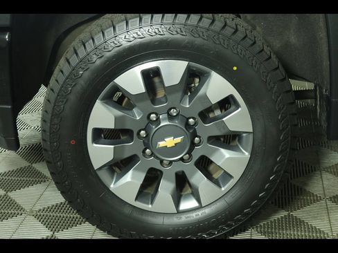 Used 2022 Chevrolet Silverado 2500 Custom w/ Custom Value Package AWD/4WD image 10
