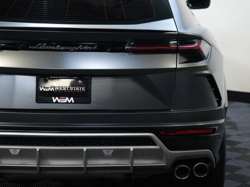 Used 2019 Lamborghini Urus AWD/4WD image 17