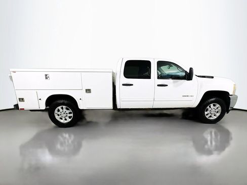 Used 2011 Chevrolet Silverado 3500 LT AWD/4WD image 7