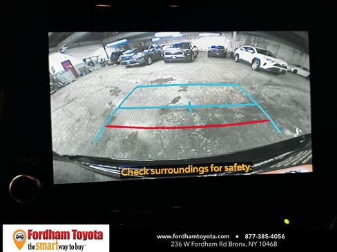 Used 2023 Toyota Highlander XLE AWD/4WD image 29