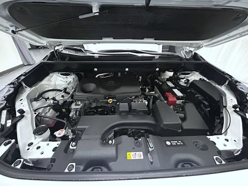 Used 2025 Toyota RAV4 LE AWD/4WD image 24