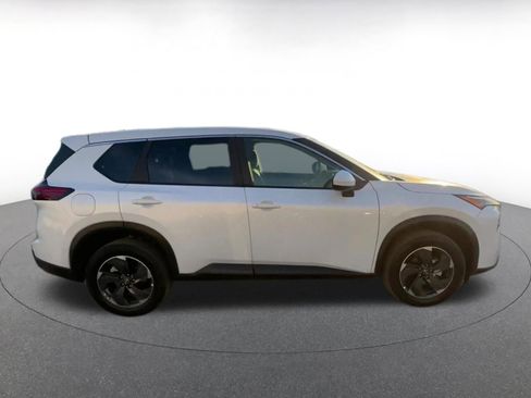 Used 2025 Nissan Rogue SV FWD image 16