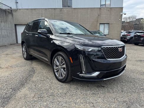 Used 2024 Cadillac XT6 Premium Luxury AWD/4WD image 9