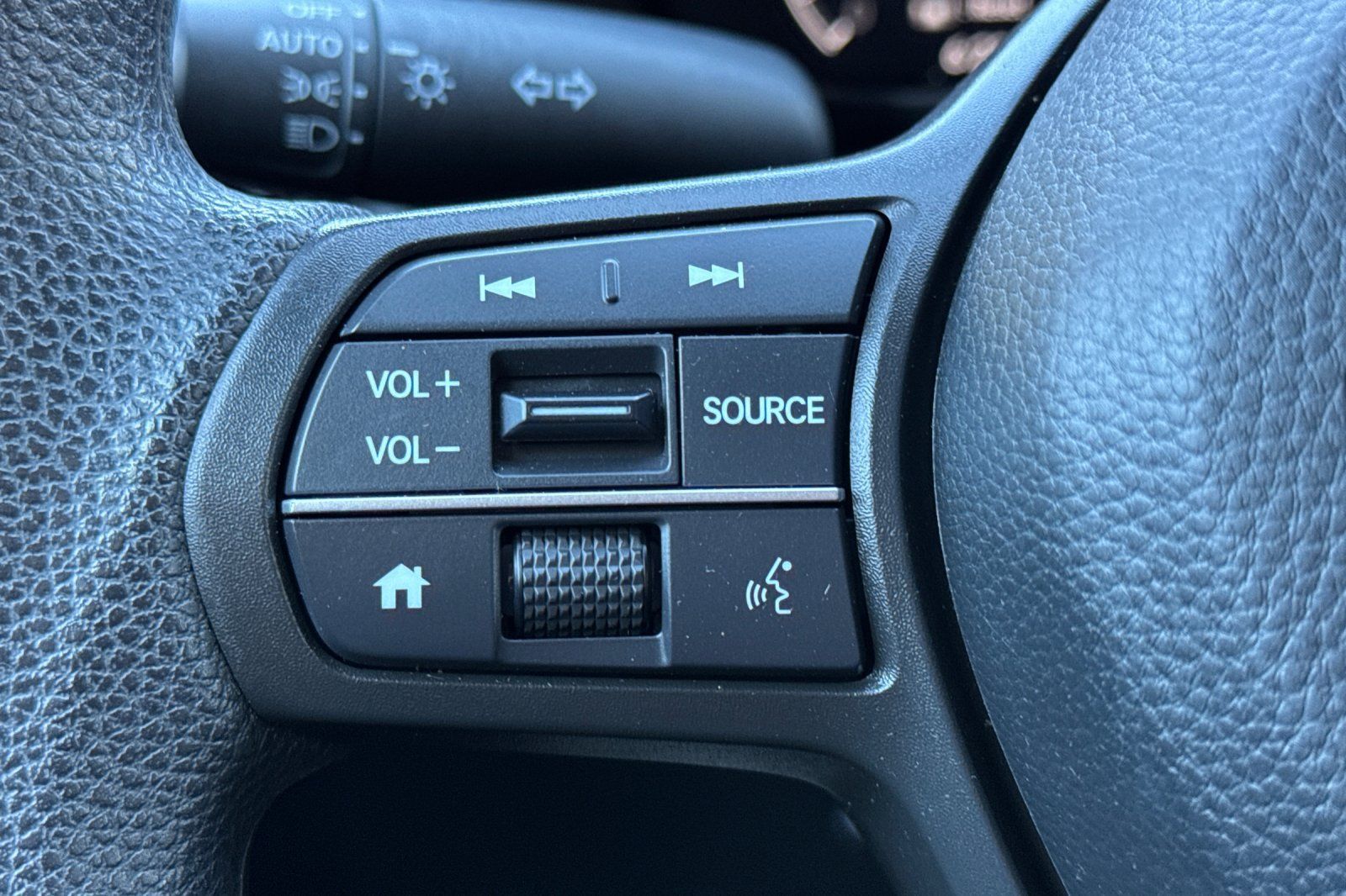 Used 2025 Honda CR-V LX image 26