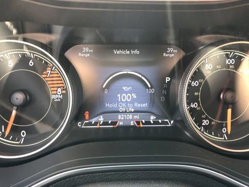 Used 2020 Jeep Cherokee Trailhawk w/ Cold Weather Group AWD/4WD image 15