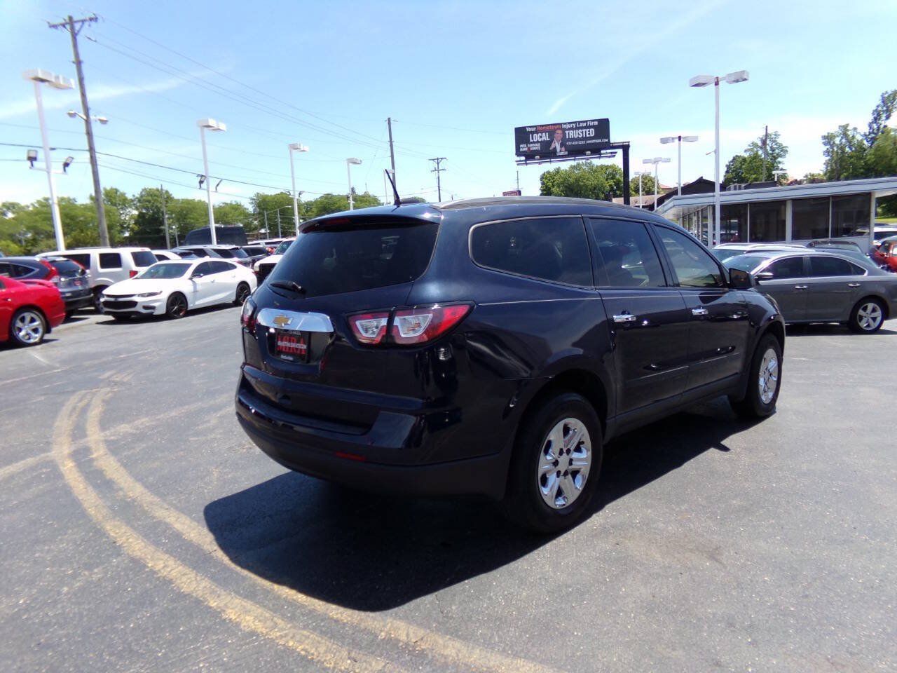 Used 2017 Chevrolet Traverse LS FWD image 4