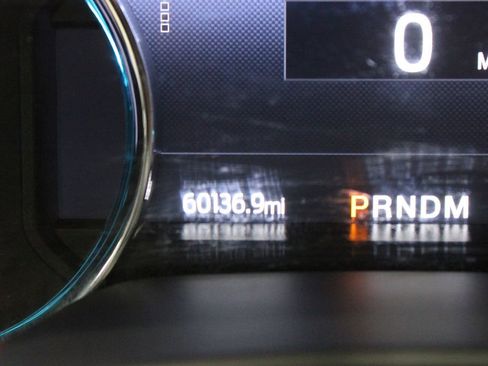 Used 2022 Ford F350 Platinum w/ FX4 Off-Road Package AWD/4WD image 34