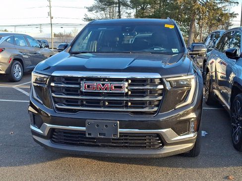 Used 2024 GMC Acadia Elevation image 4