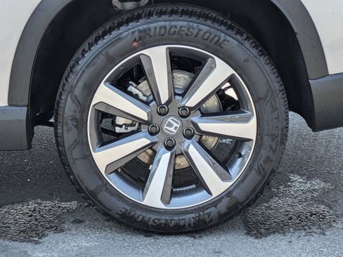 New 2025 Honda Pilot Touring image 11