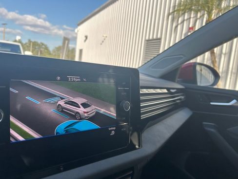 Used 2025 Volkswagen Jetta SE w/ Sunroof Package image 13