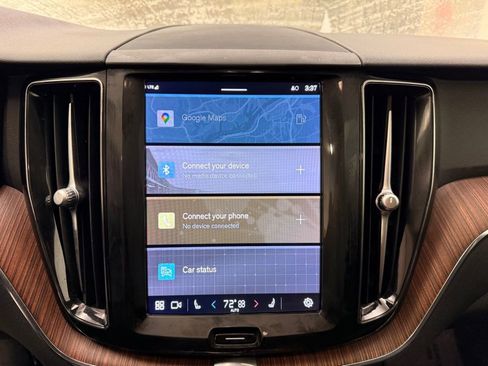 Used 2023 Volvo XC60 B5 Plus w/ Protection Package Premier image 16