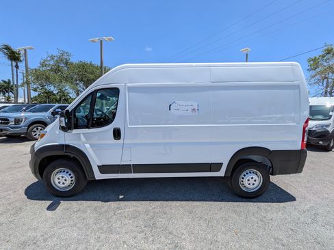 New 2026 RAM ProMaster 2500 w/ Convenience Group FWD image 8