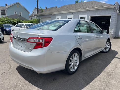 Used 2014 Toyota Camry XLE w/ Convenience Package FWD image 24