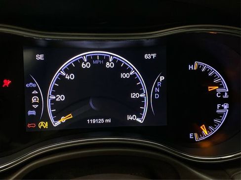 Used 2017 Jeep Grand Cherokee Overland image 21