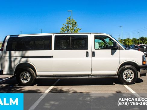 Used 2025 Chevrolet Express 3500 LT w/ LT Preferred Equipment Group RWD image 8