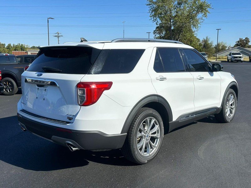 Used 2021 Ford Explorer Limited w/ Equipment Group 301A AWD/4WD image 3