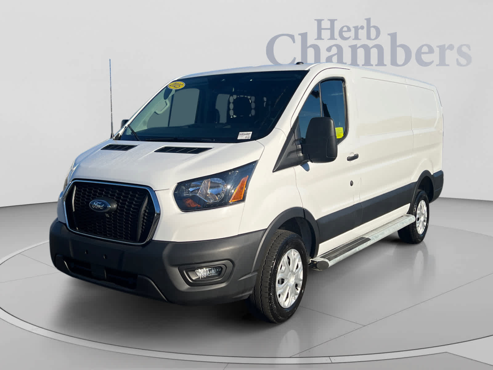 Used 2025 Ford Transit 250 Low Roof w/ Exterior Upgrade Package RWD image 4