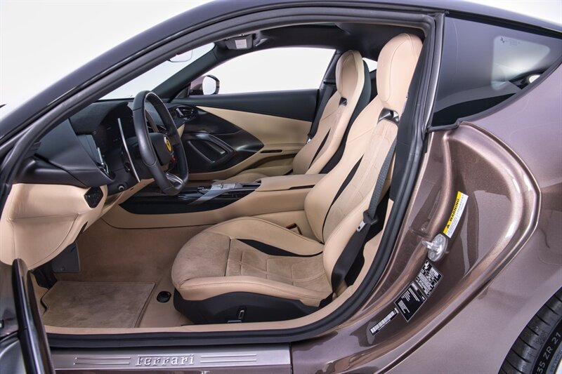 Used 2025 Ferrari 12Cilindri RWD image 19