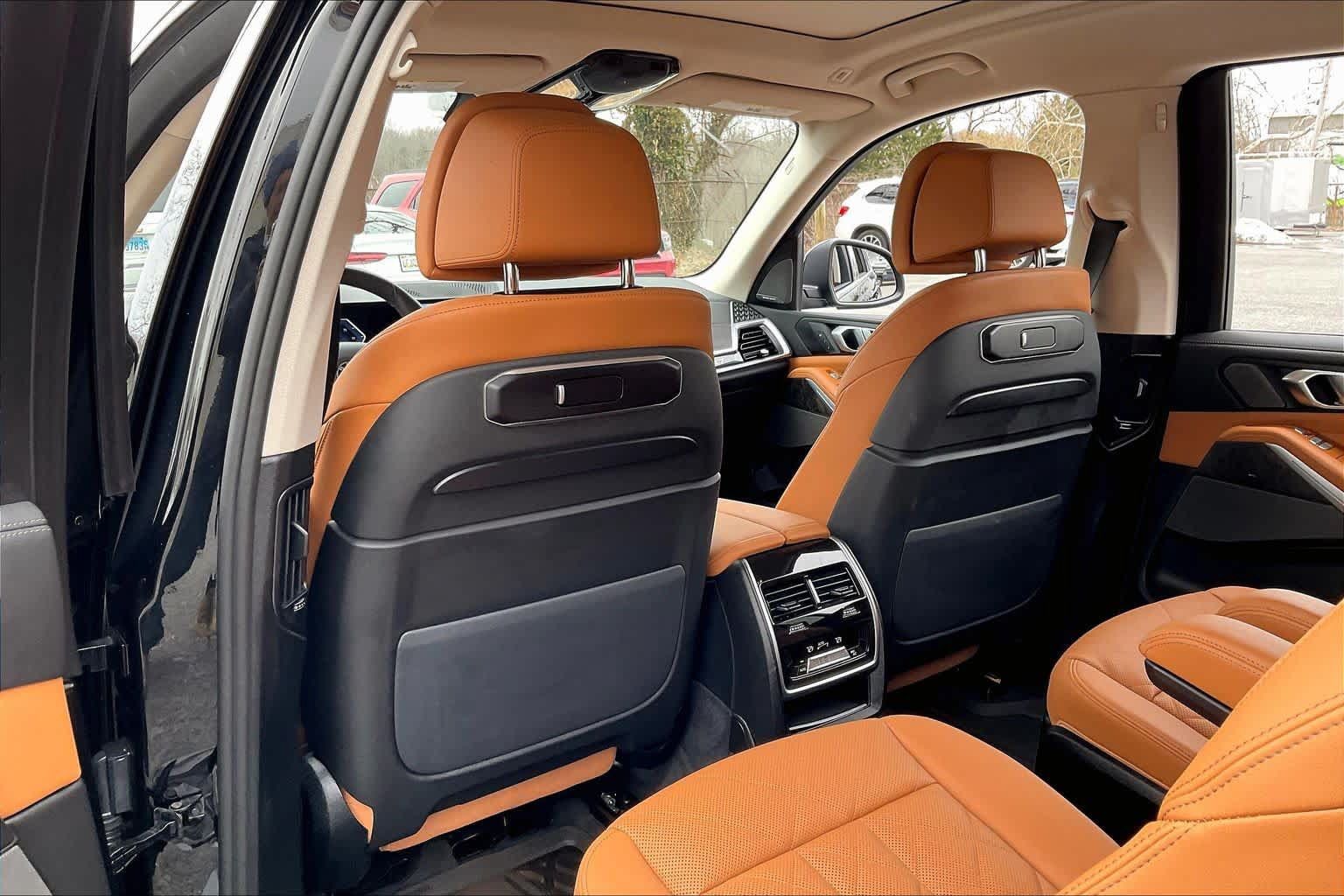 Used 2025 BMW X7 xDrive40i w/ Premium Package AWD/4WD image 22