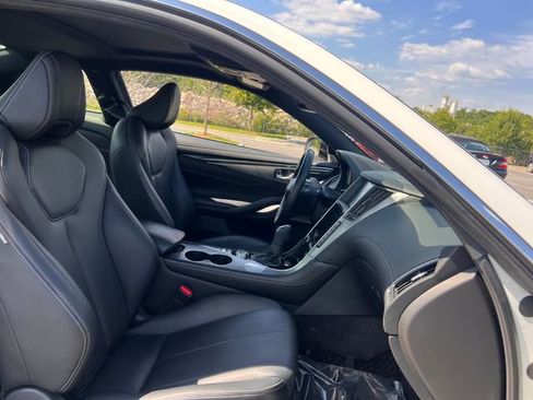 Used 2018 INFINITI Q60 3.0t Luxe w/ Sensory Package 3.0T Luxe AWD/4WD image 26