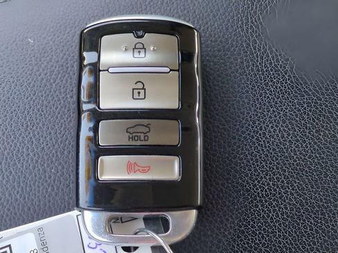 Used 2015 Kia K900 Luxury image 39