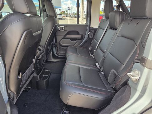 Used 2025 Jeep Wrangler Unlimited Rubicon w/ Safety Group image 9