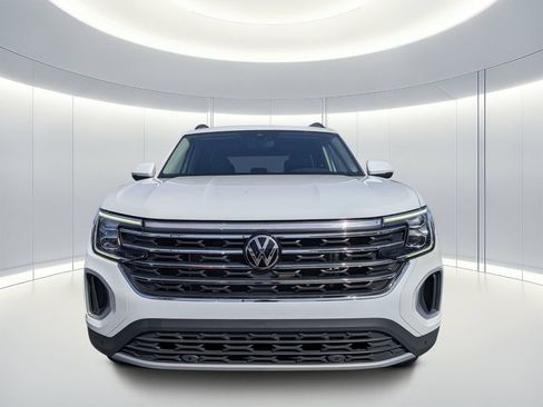 Used 2025 Volkswagen Atlas SE FWD image 9